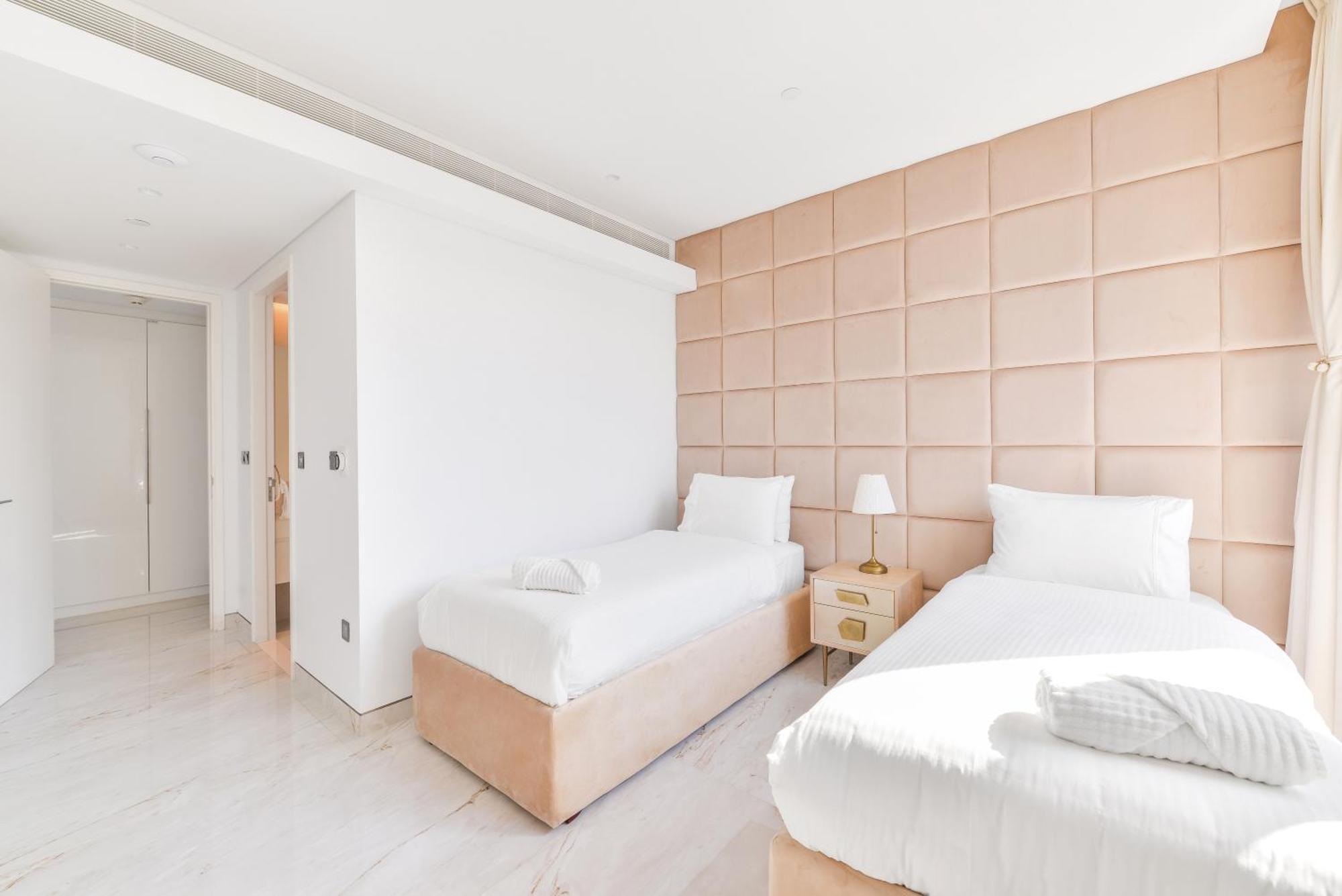 Premium 2+ 1 Bedroom Condo In The Heart Of Bluewaters Island Дубай Экстерьер фото