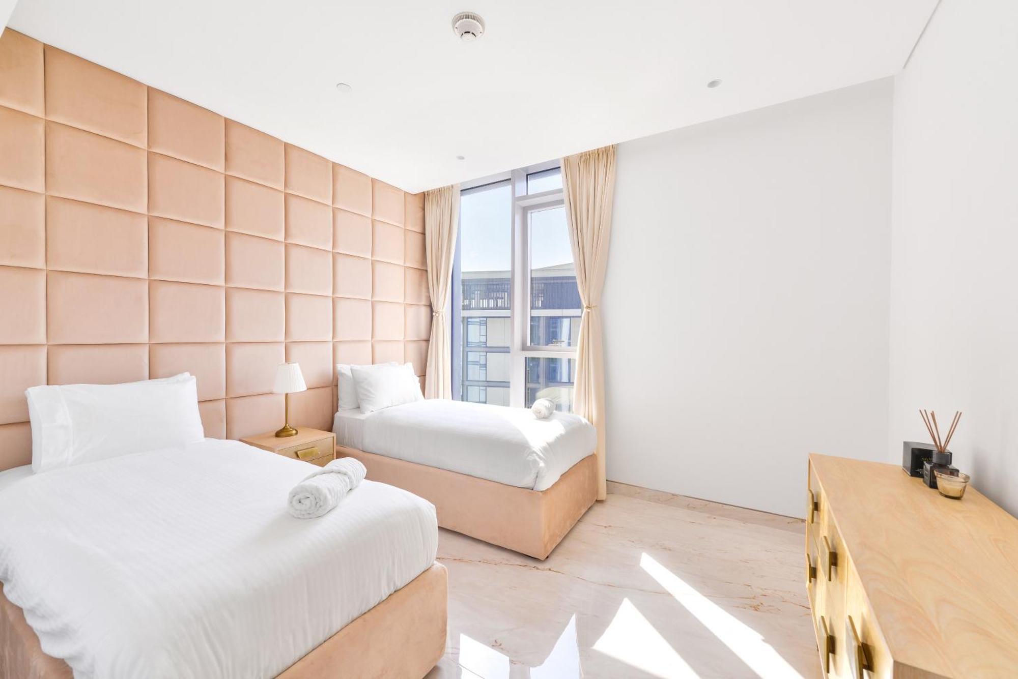 Premium 2+ 1 Bedroom Condo In The Heart Of Bluewaters Island Дубай Экстерьер фото
